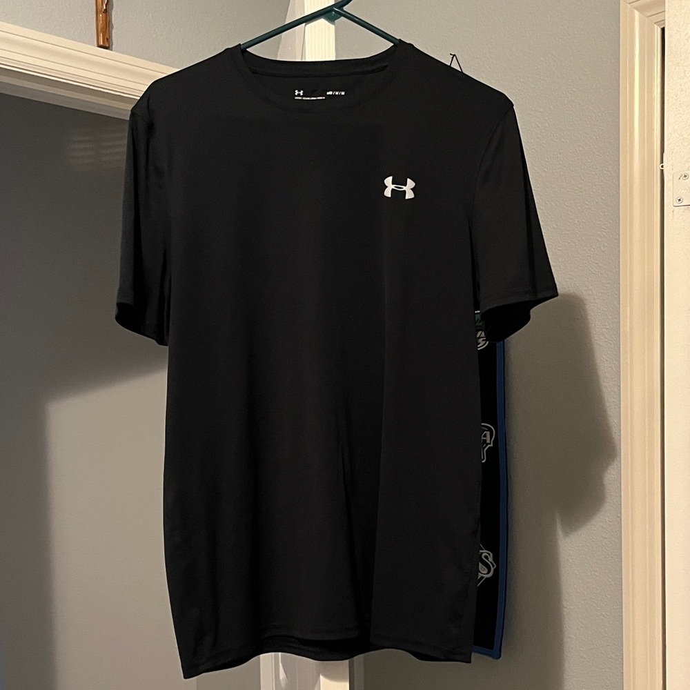 Under Armour Men's Black Short Sleeve Shirt